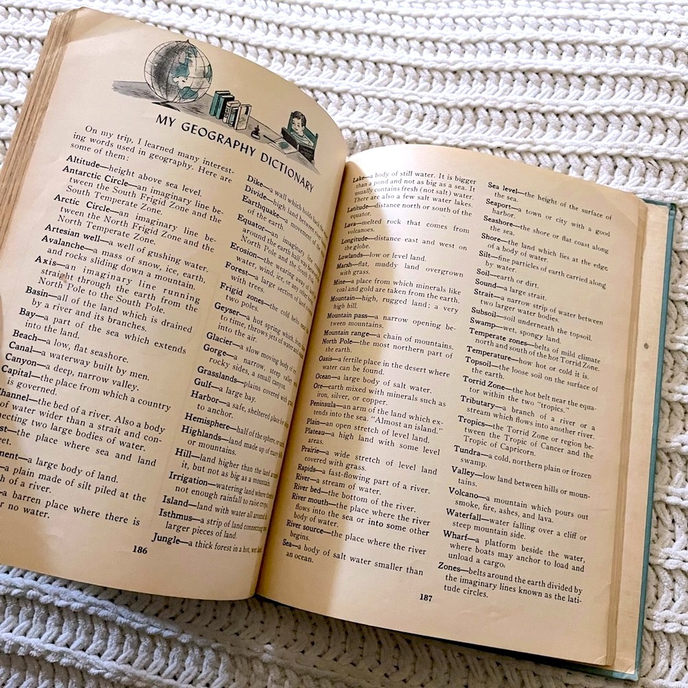 🌎Vintage My World of Neighbors Catholic Children Picture Hardback Cloth Book🌎 - Picture 11 of 16